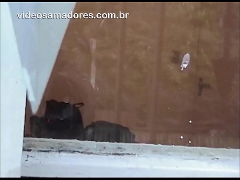 ❤️ Home cachondo mirando á súa moza con outro mozo, gravando un vídeo de carallo sen molestar á parella Porno na pornografía gl.ixiporn.ru ❌❤